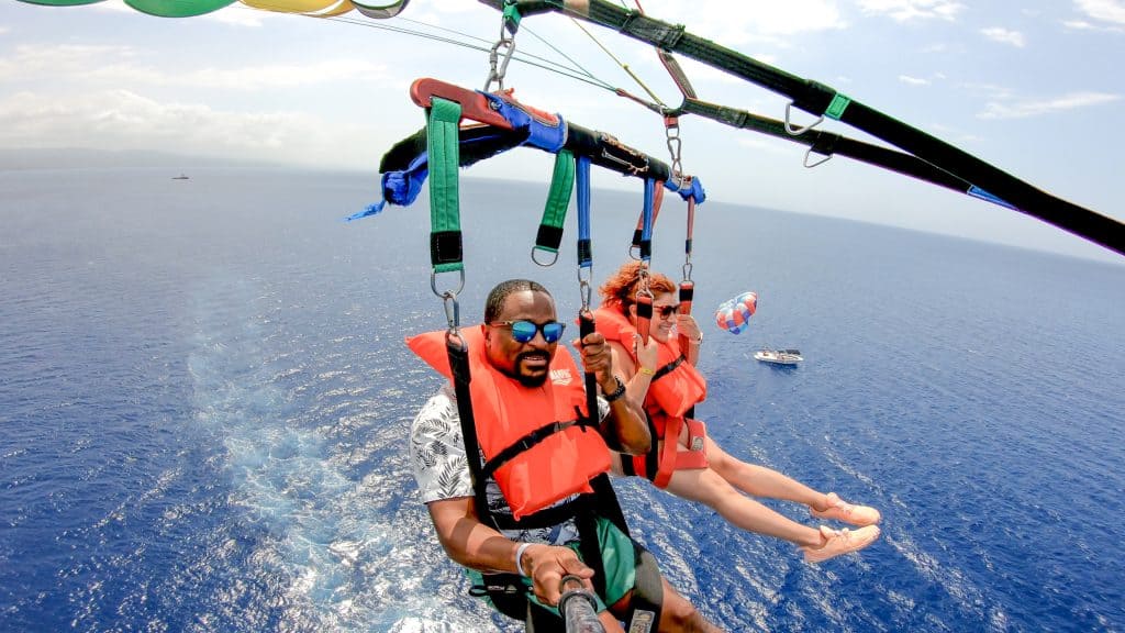 Top 20 Attractions in Montego Bay – A Complete Guide 3 Parasailing